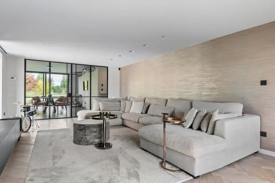 UNIEKE LUXUEUZE VILLA OP EEN PRACHTIG PERCEEL VAN 28A50CA IN SINT-TRUIDEN foto 19