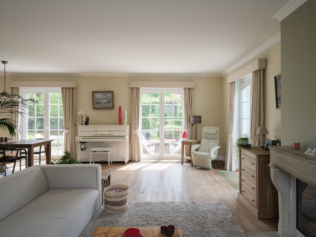 Charmante Franse villa met 3 slaapkamers op een zuidgericht perceel (1.160 m²) in een residentiële wijk te Mariakerke. foto 6