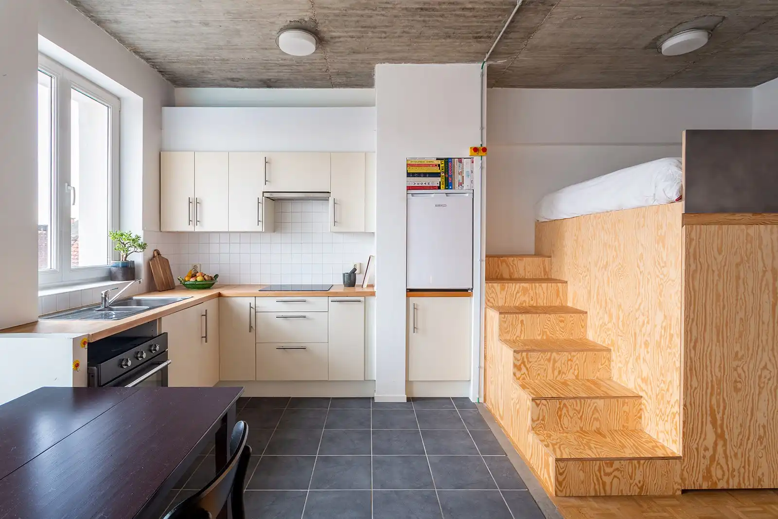 Instapklare studio met loftgevoel en zonneterras foto 13