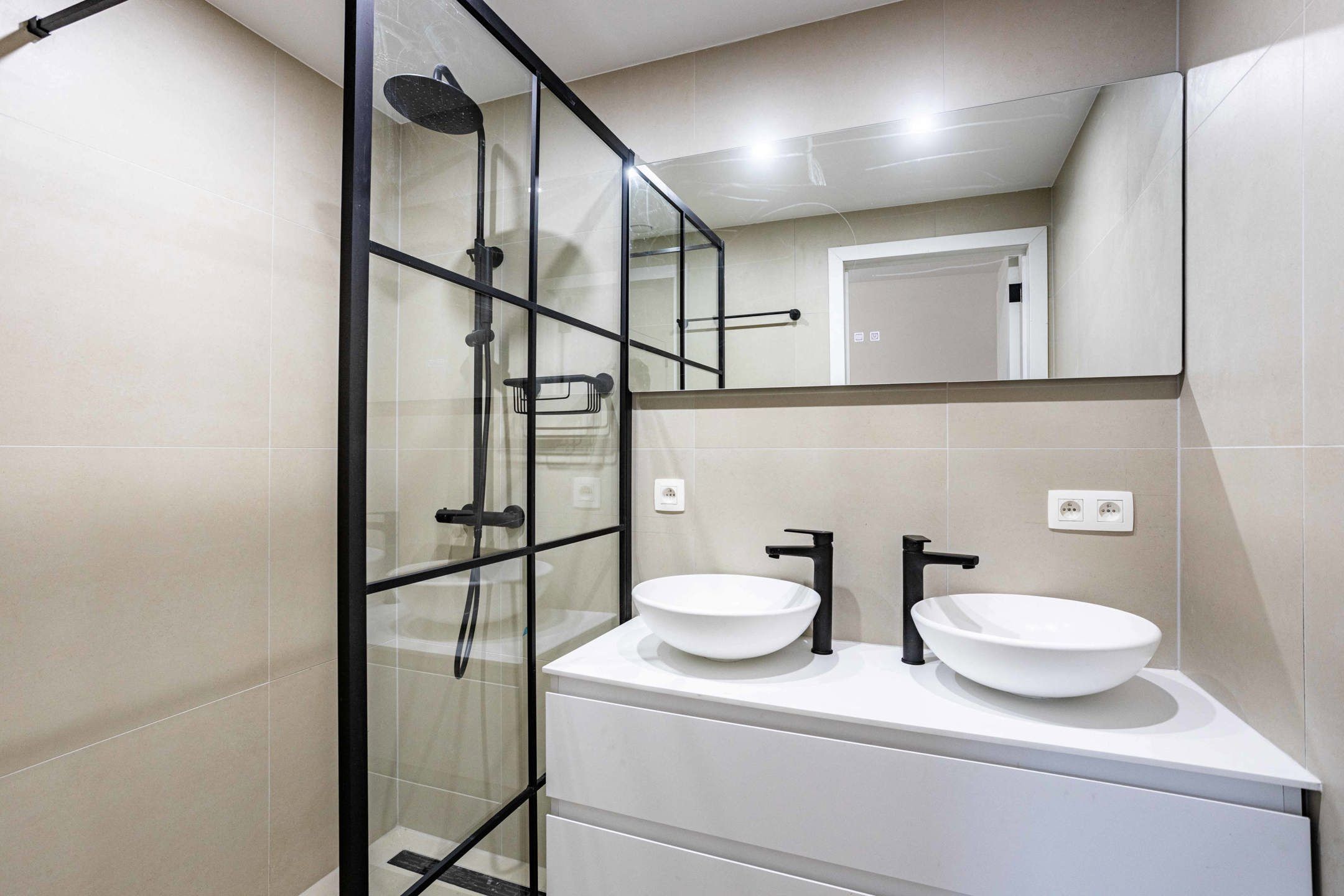 Prachtige nieuwbouwwoning omringd door groen en natuur. foto 19