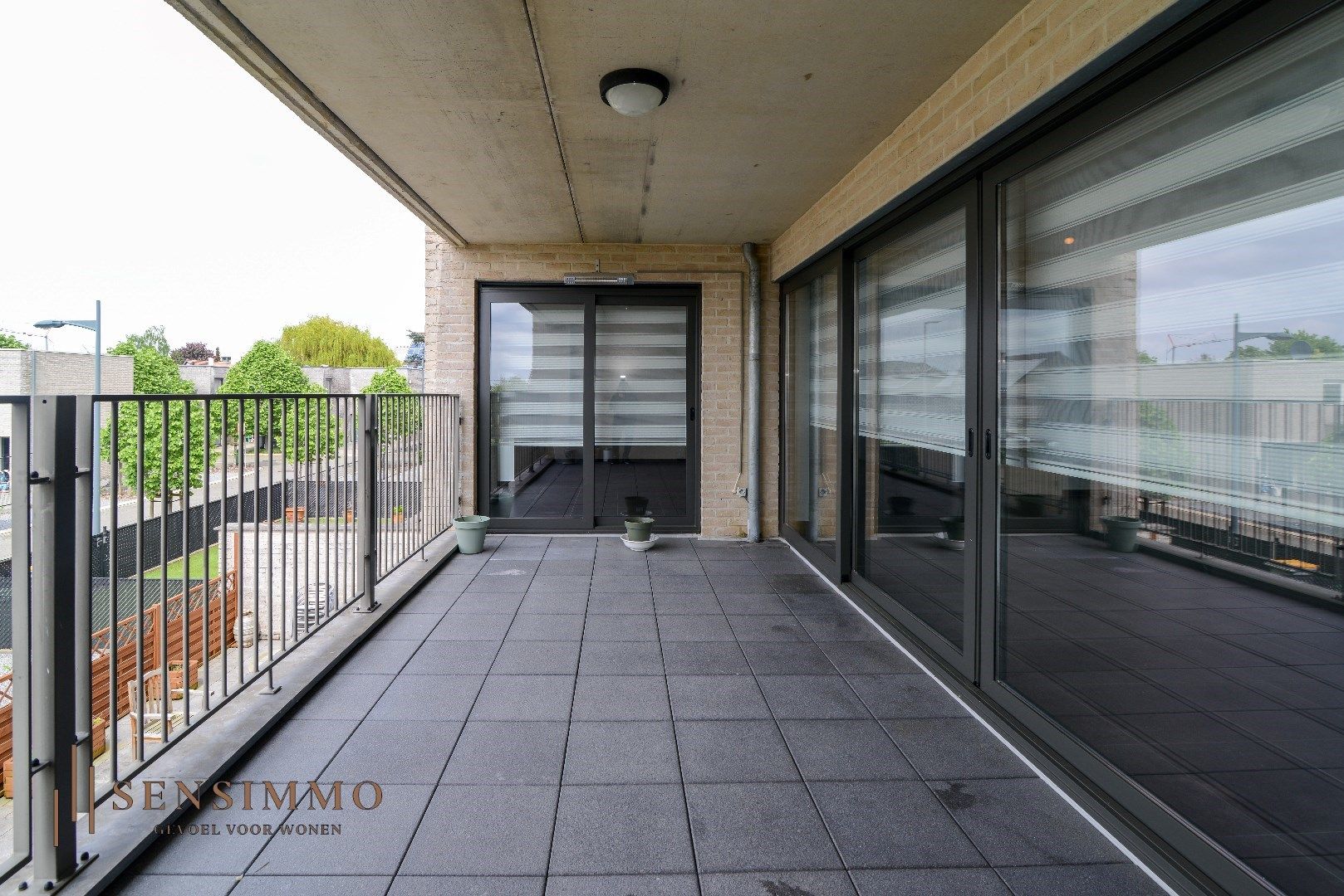 Mooie appartement met 2 slk, ruim terras en parking foto 16