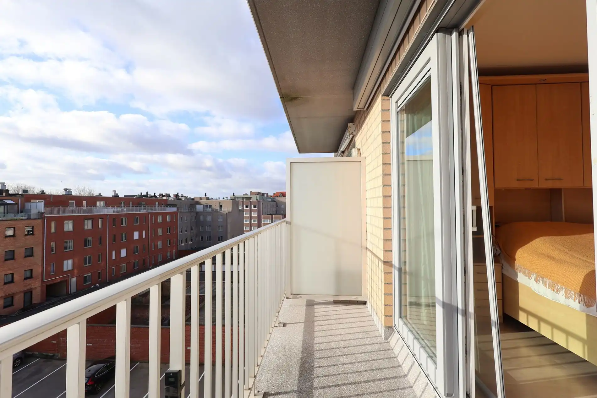 Modern appartement met eigen parkeerplaats nabij het strand Oostduinkerke foto 15