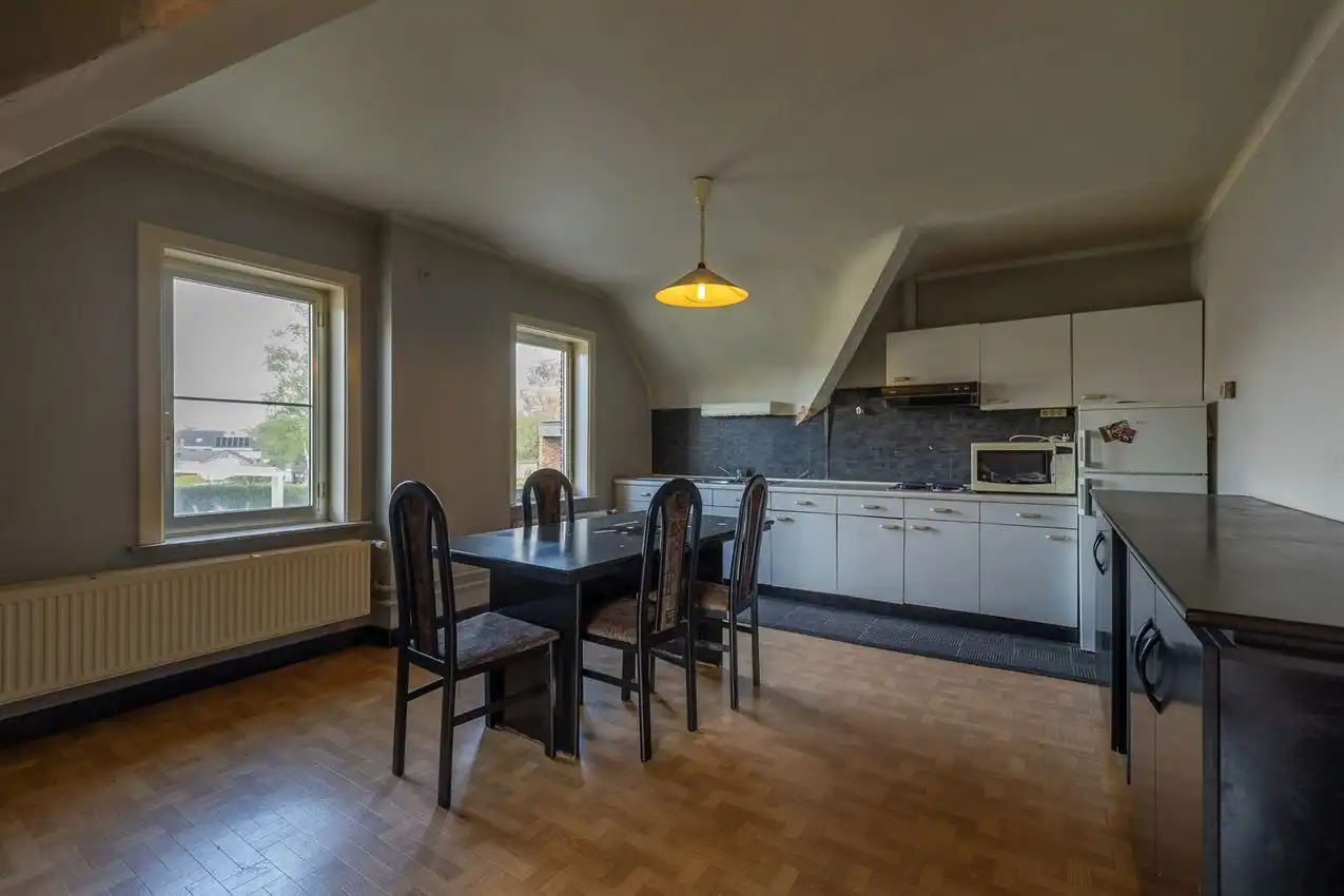 Te renoveren woning met ruimte, rust en potentieel foto 20