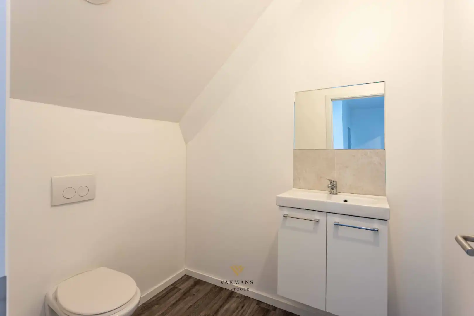 Ruime woning met 4 slaapkamers op rustige locatie foto 26