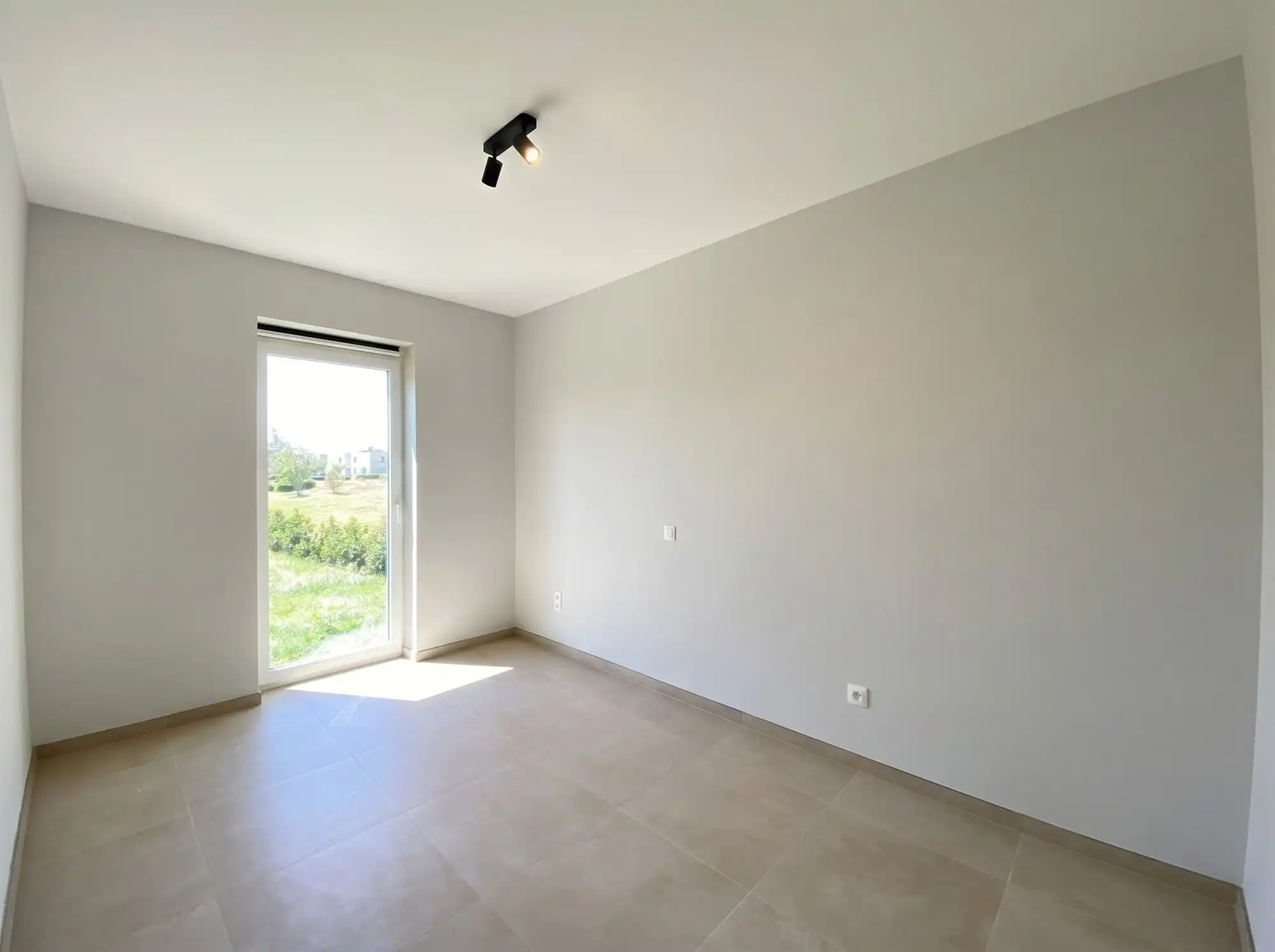 Gelijkvloers nieuwbouwappartement met garage en berging foto 19