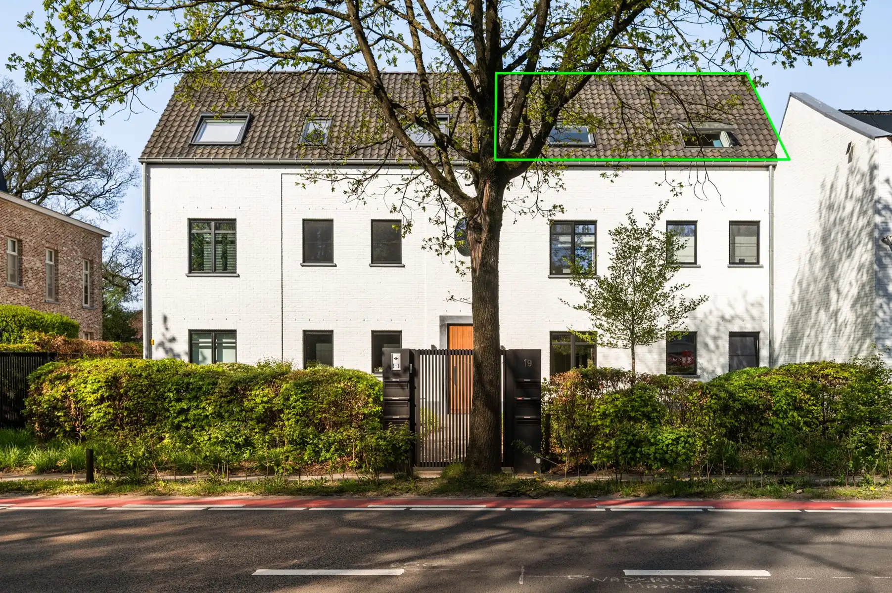 Recent appartement met terras en 2 ondergrondse autostaanplaatsen in het centrum foto 15