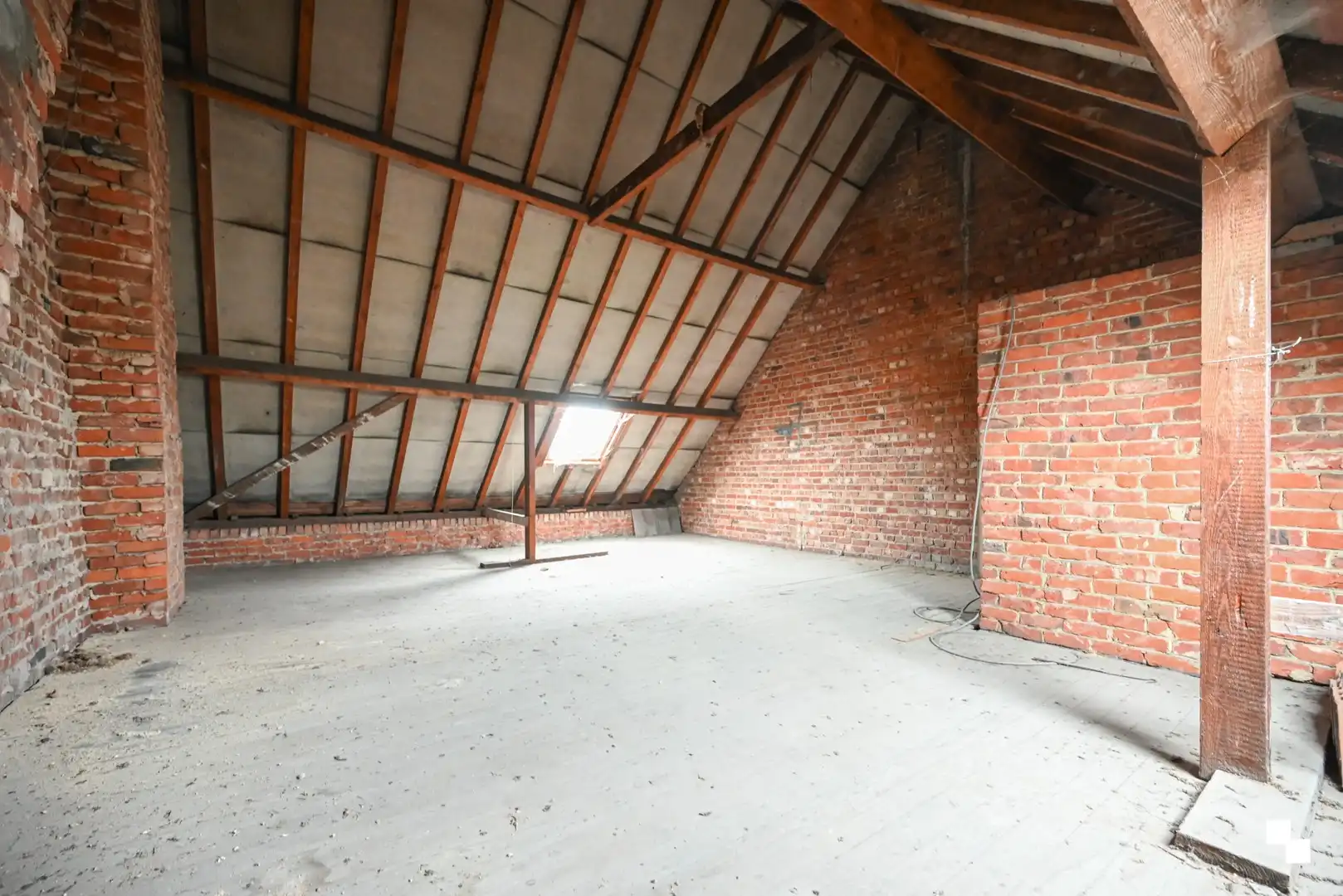 Karaktervolle woning met ruime tuin en dubbele garage te Ingelmunster foto 40