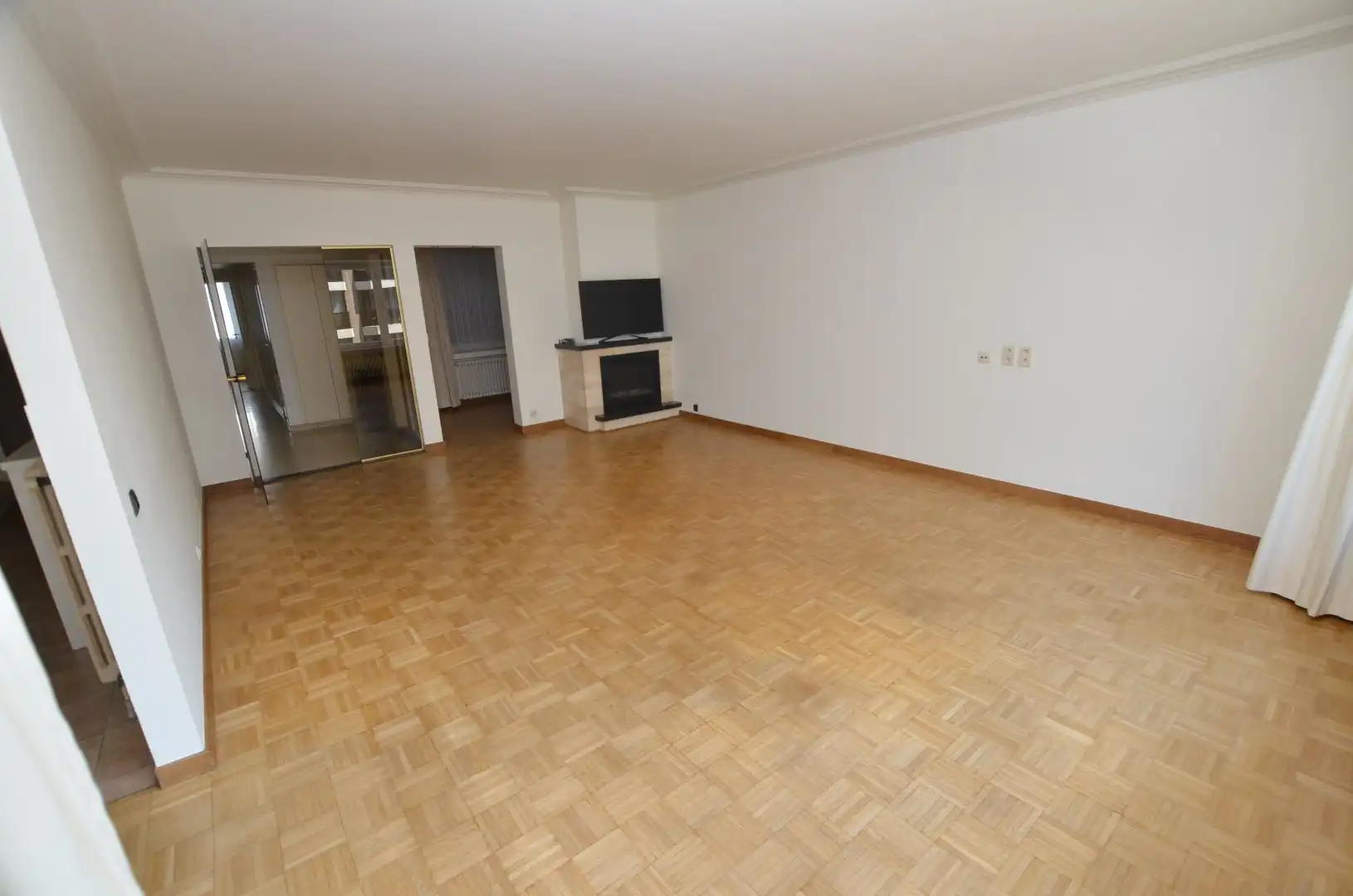 Mooi ruim, gerenoveerd appartement met open zicht foto 7