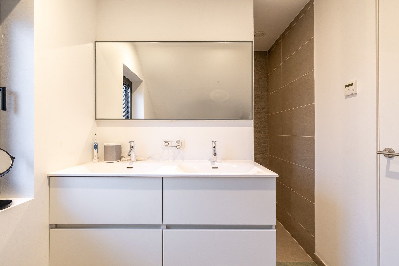 Prachtige hedendaagse villa met zonnige tuin en terrassen op fietsafstand van de zee. foto 25