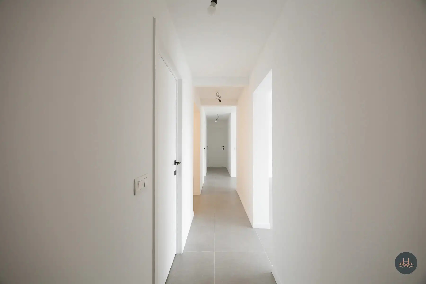 Vernieuwbouwvilla met praktijkruimte in rustige buurt foto 22