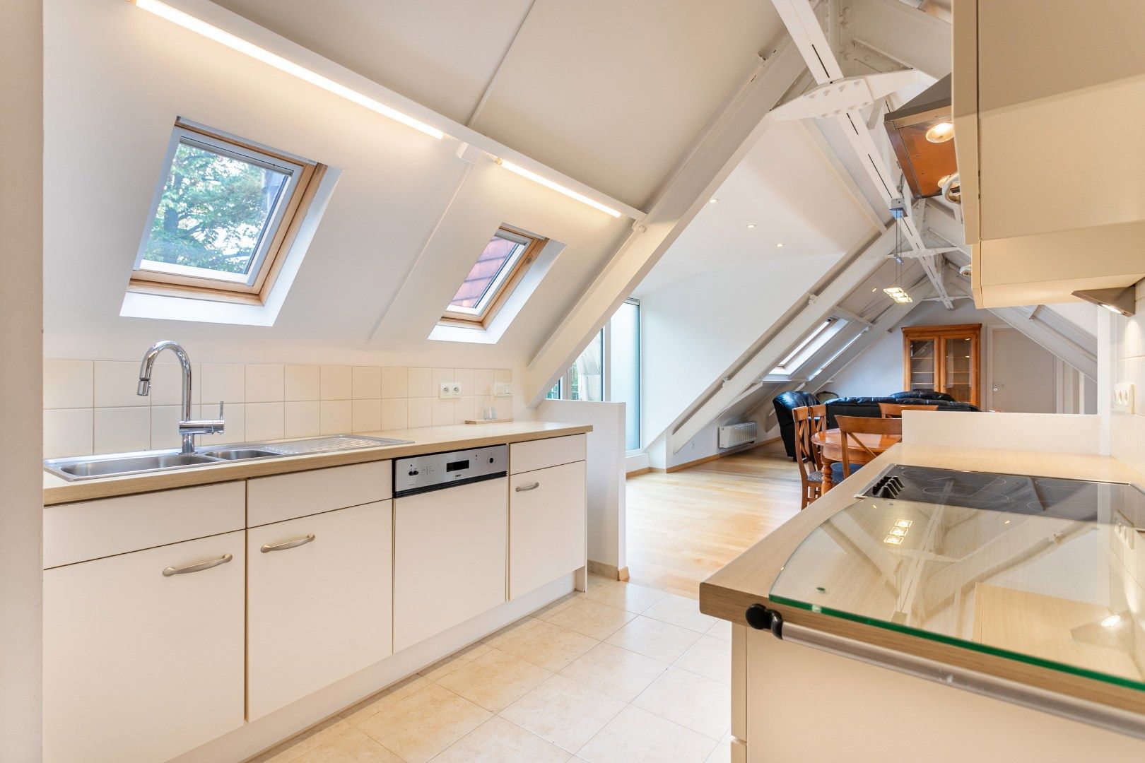 Uniek gelegen 1-slpk-appartement met garage in het Kluisbos foto 9