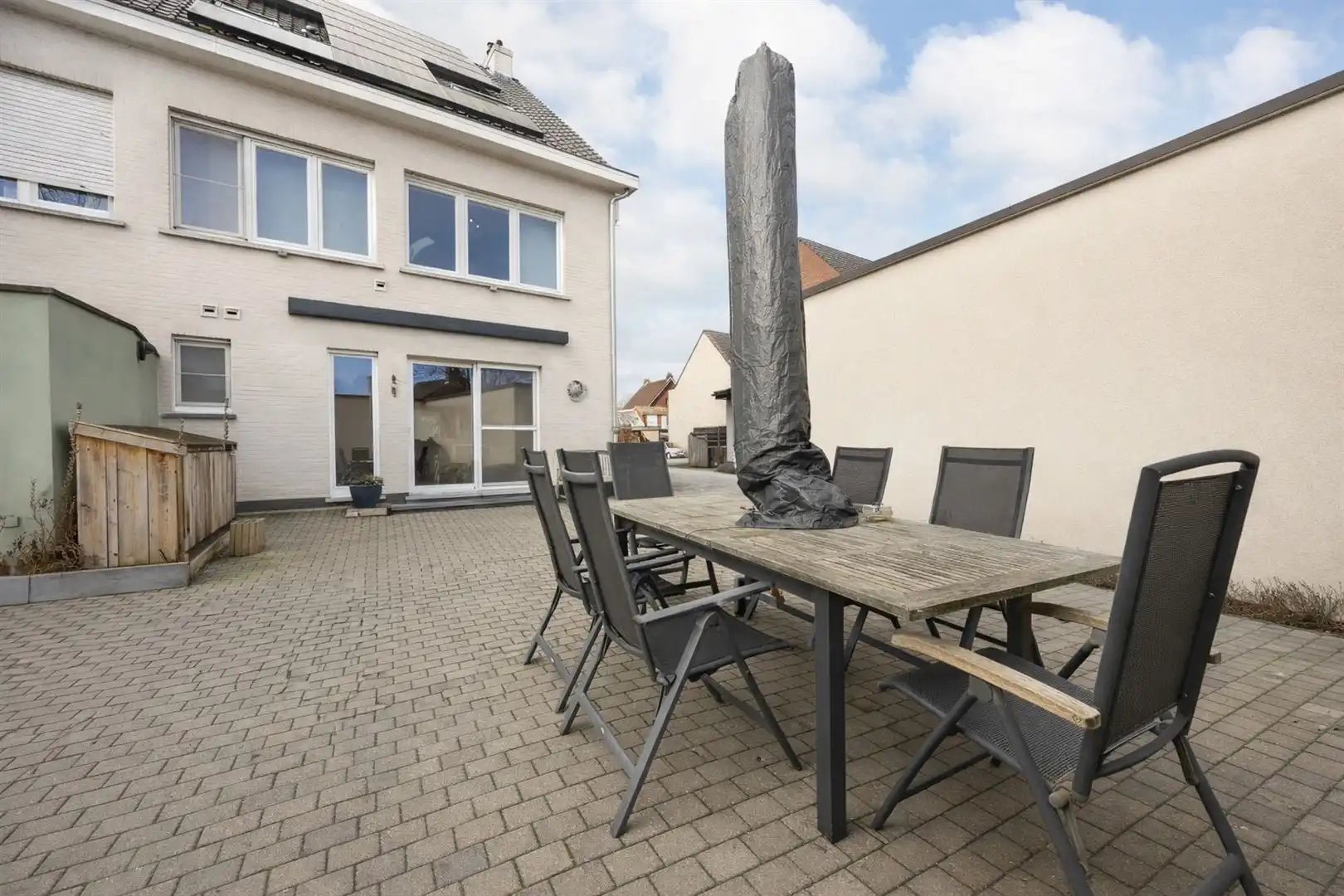 Woning met 5 slaapkamers en 2 badkamers op zuid perceel. foto 26