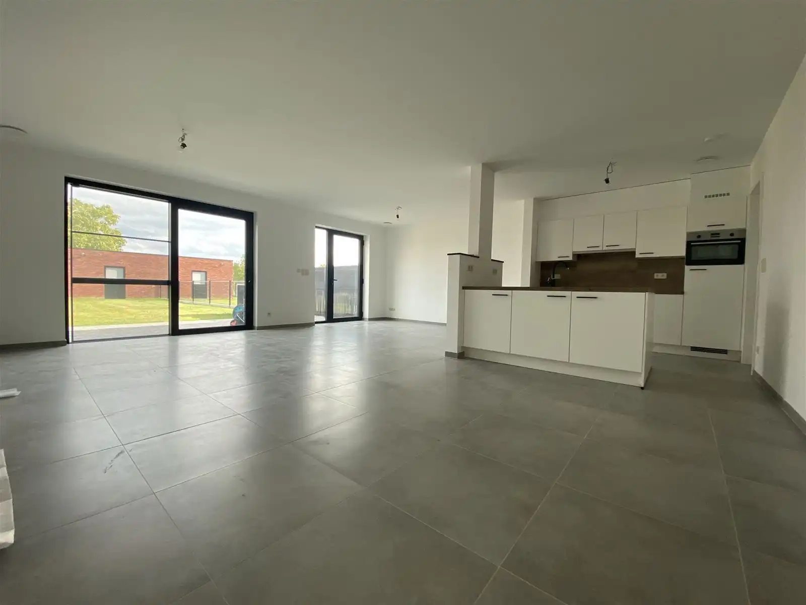 Ruime woning met 3 slaapkamers te huur foto 4