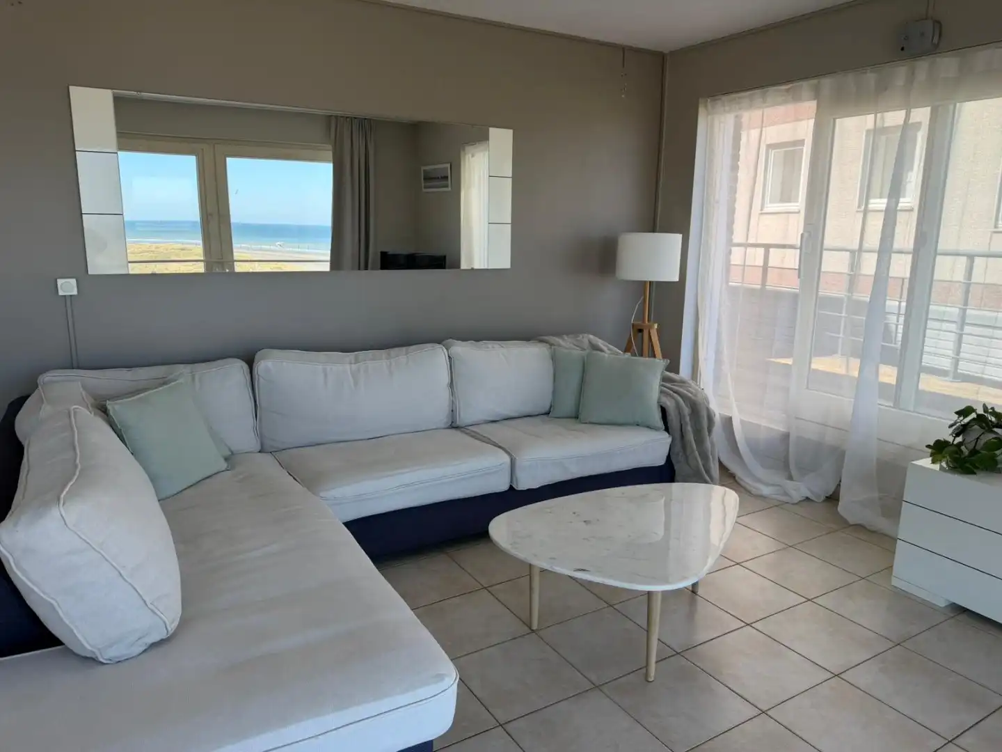 Ruim appartement met zeezicht! foto 5