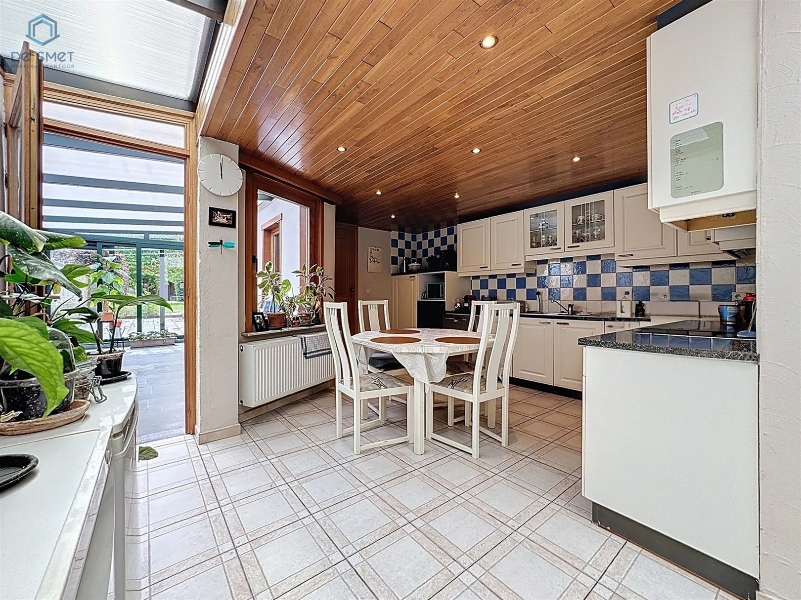 Rustig gelegen ruime woning met 3 slks foto {{pictureIndex}}