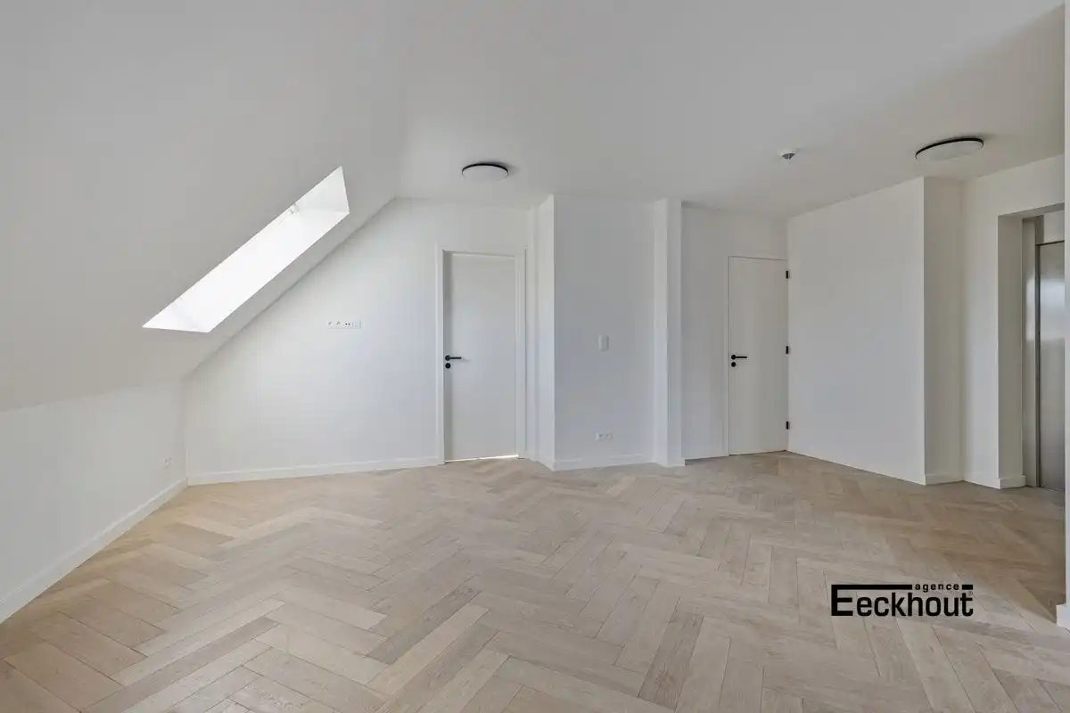 Sublieme penthouse in standingvolle residentie Derycker in hartje Oostende foto 4