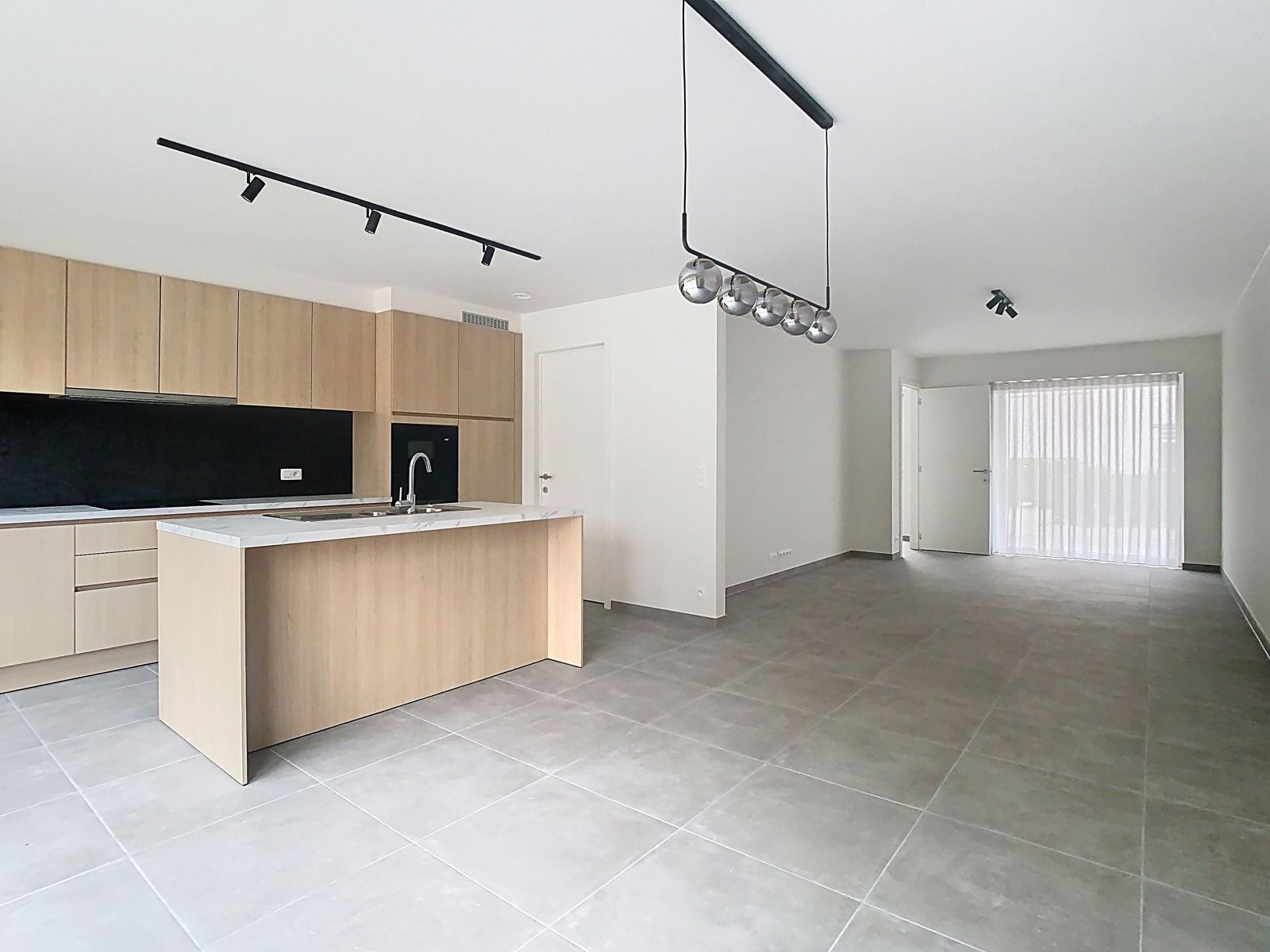 Moderne Nieuwbouwwoning (GB) met 3 SLPK, Tuin én Carport! foto 5