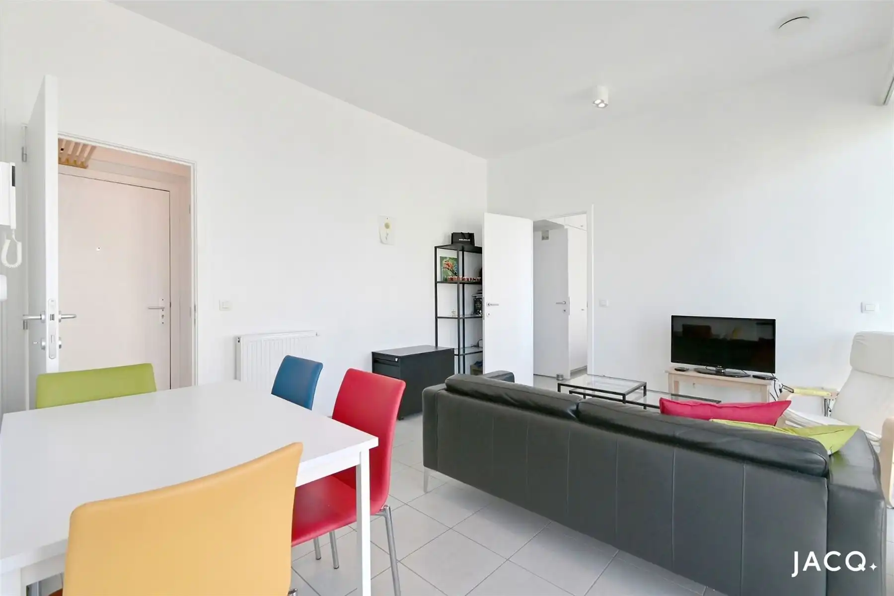 Recent lichtrijk appartement te Antwerpen! foto 3