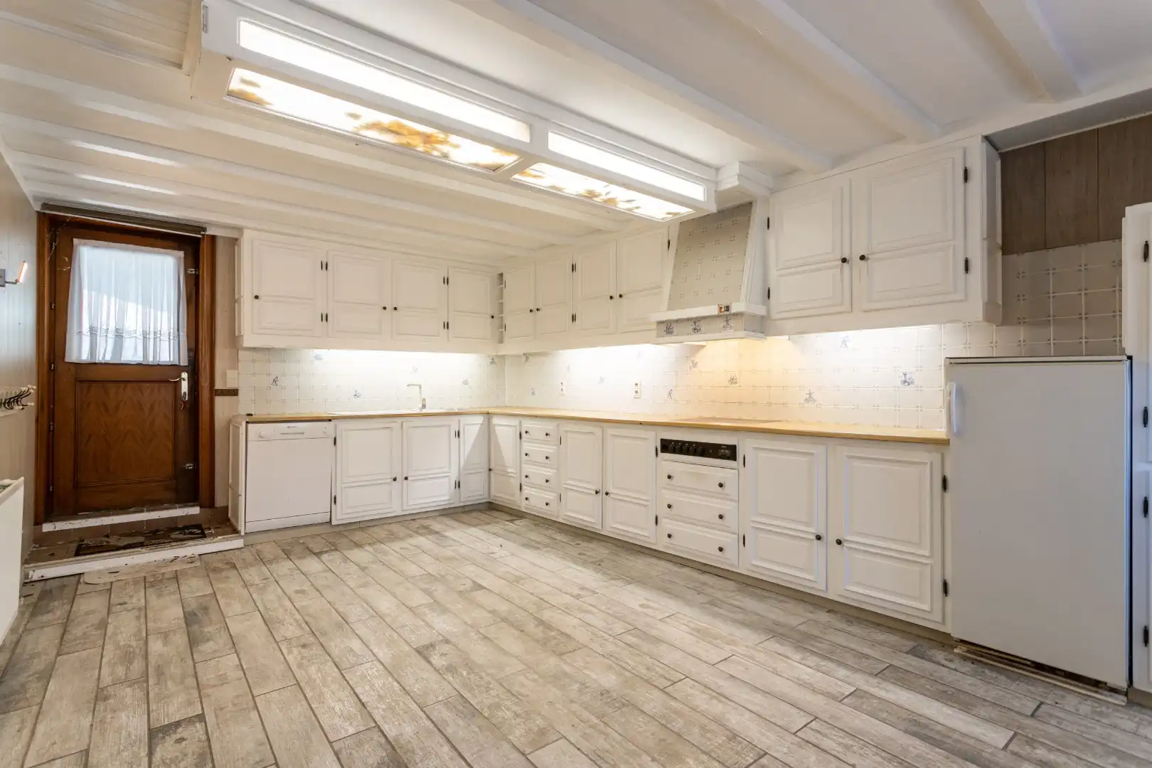 Te renoveren fermette met 3 slpk, bijgebouw en garage en mogelijkheid tot uitbreiding (bouwgrond) foto 8