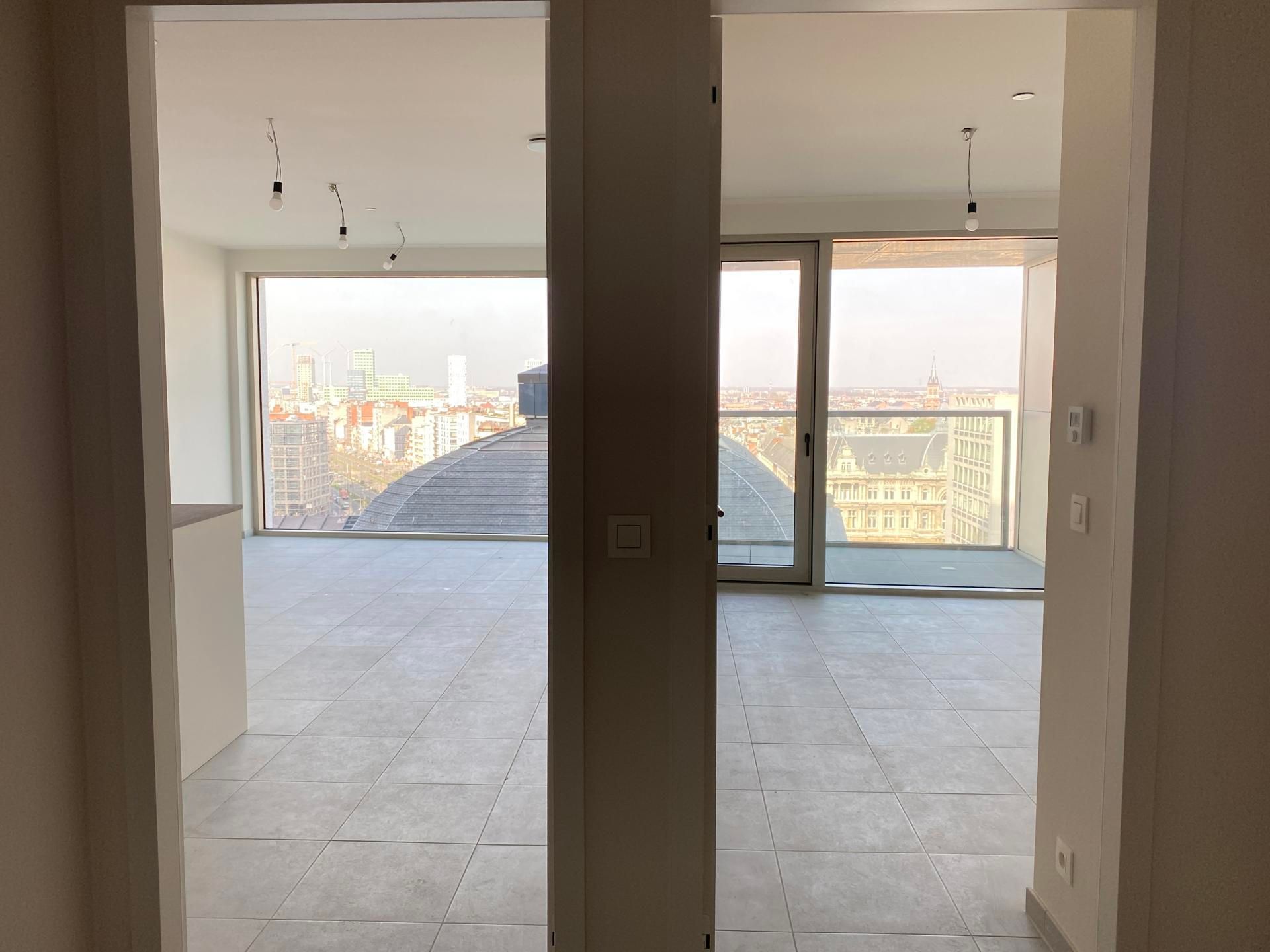 Uniek appartement op de 9e verdieping van de Antwerp Tower. foto 10