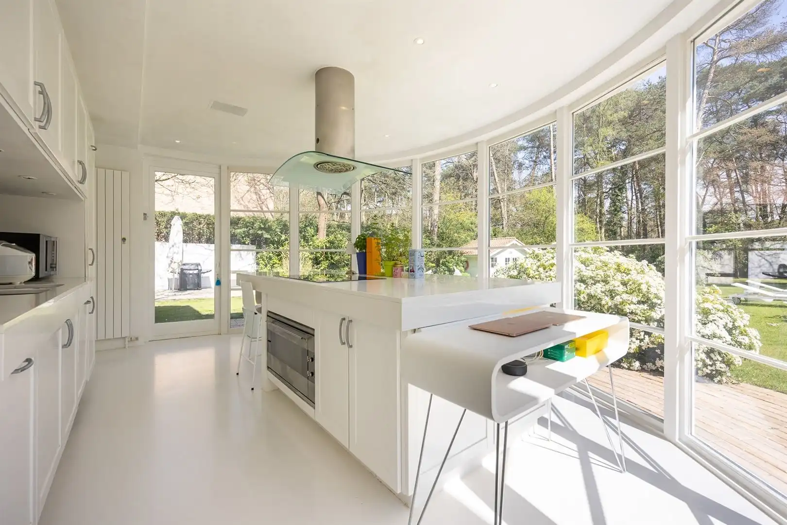 Exclusieve architectenvilla met zwembad in de prestigieuze Bellemondwijk foto 9