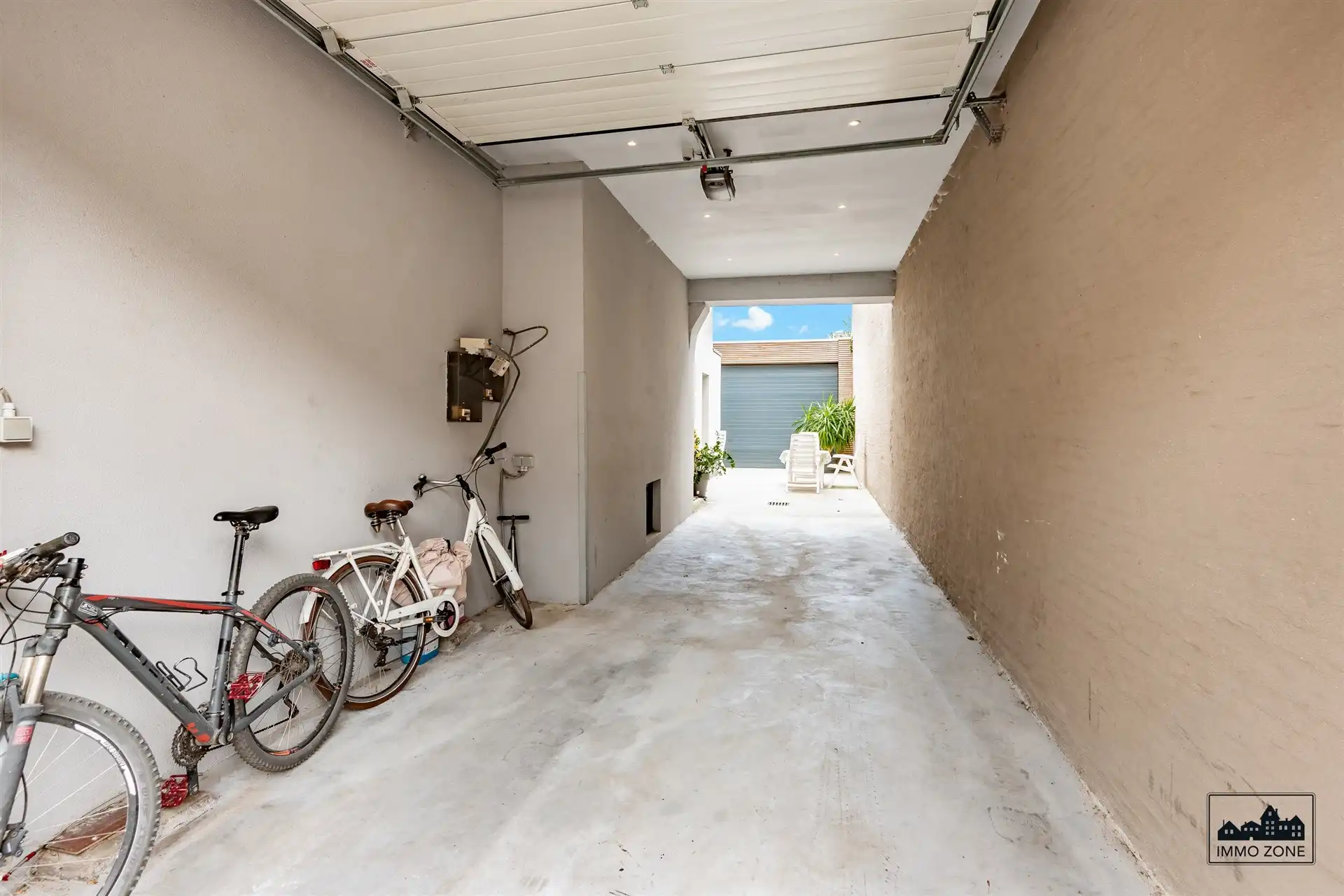 Woning met 4 slaapkamers én magazijn op toplocatie foto 6