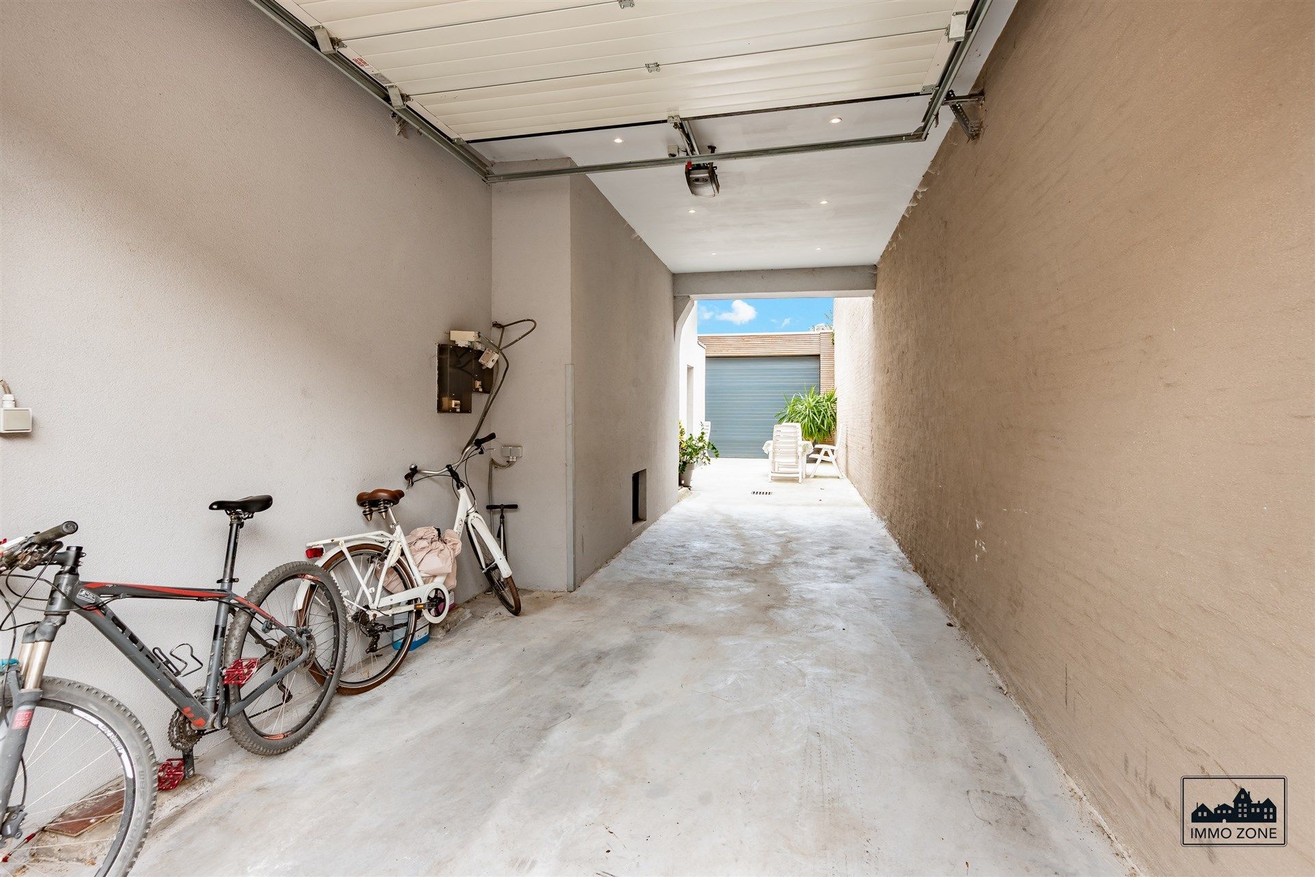 Woning met 4 slaapkamers én magazijn op toplocatie foto 6