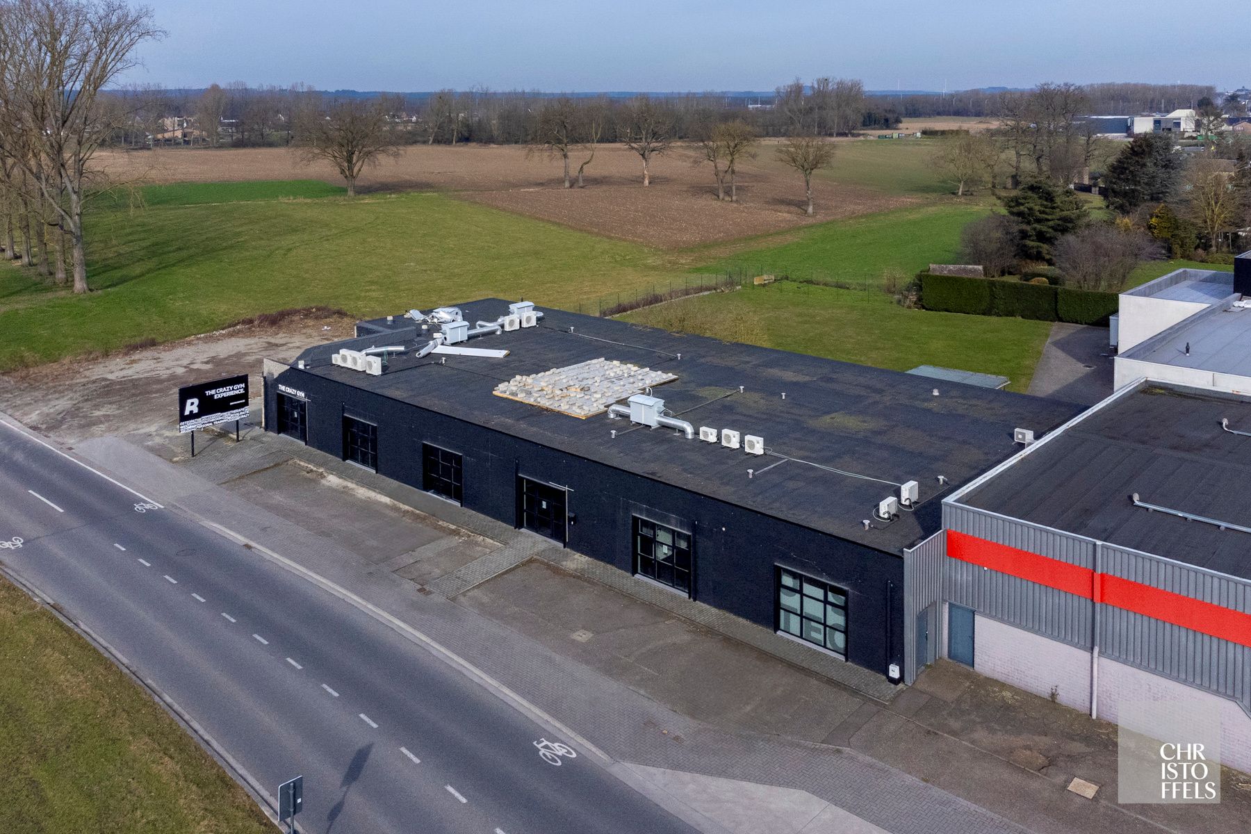 Bedrijfsgebouw (879m²) op een perceel van 1.888m² gelegen op een gunstige locatie!  foto 14