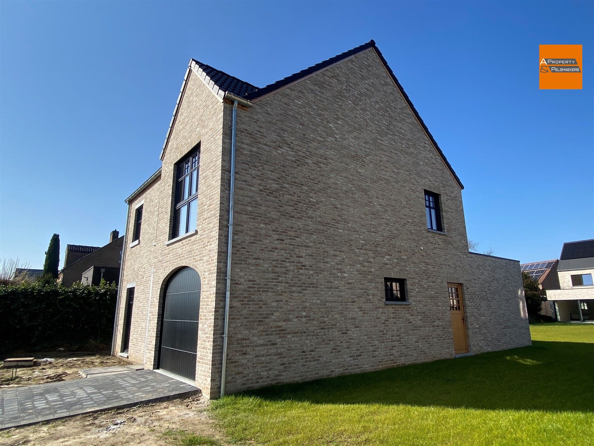 Nieuwbouwwoning met 4 slaapkamers foto 30