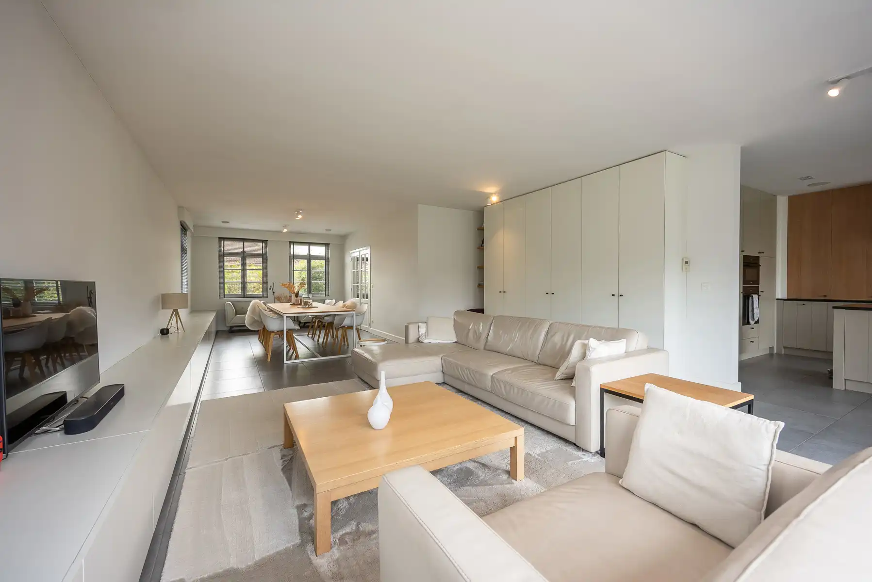 Ruime gezinswoning met tuin en 3 slaapkamers. foto 8