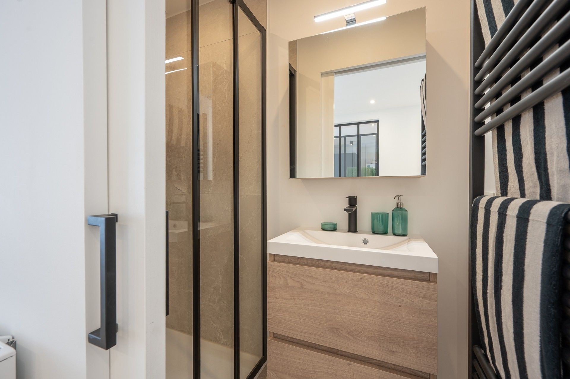 Recent gerenoveerd appartement met zeezicht aan het Albertstrand foto 10