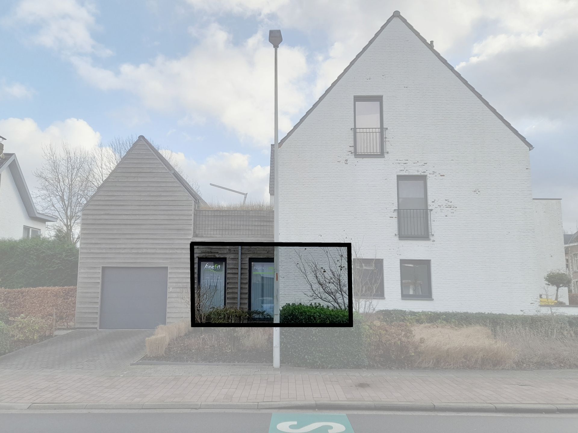 Gelijkvloers eenkamerapp. met tuin, garage en berging foto {{pictureIndex}}