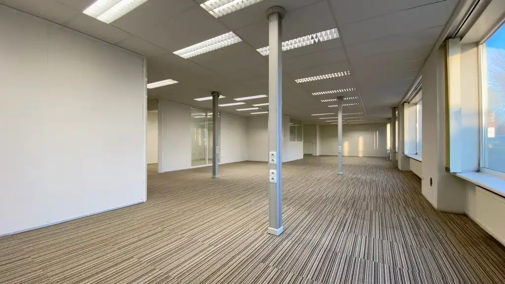 Instapklaar kantoor te huur in Brandstraat in Lokeren foto 7