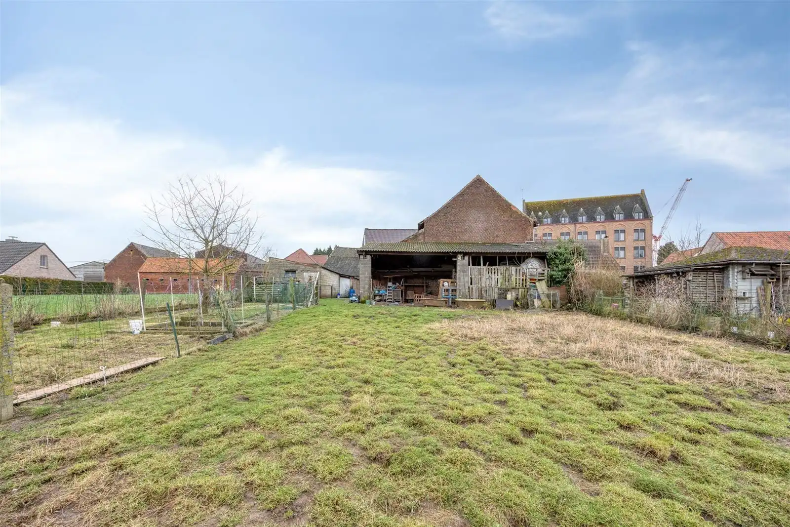 Hoeve met schuur en groot weiland  foto 17