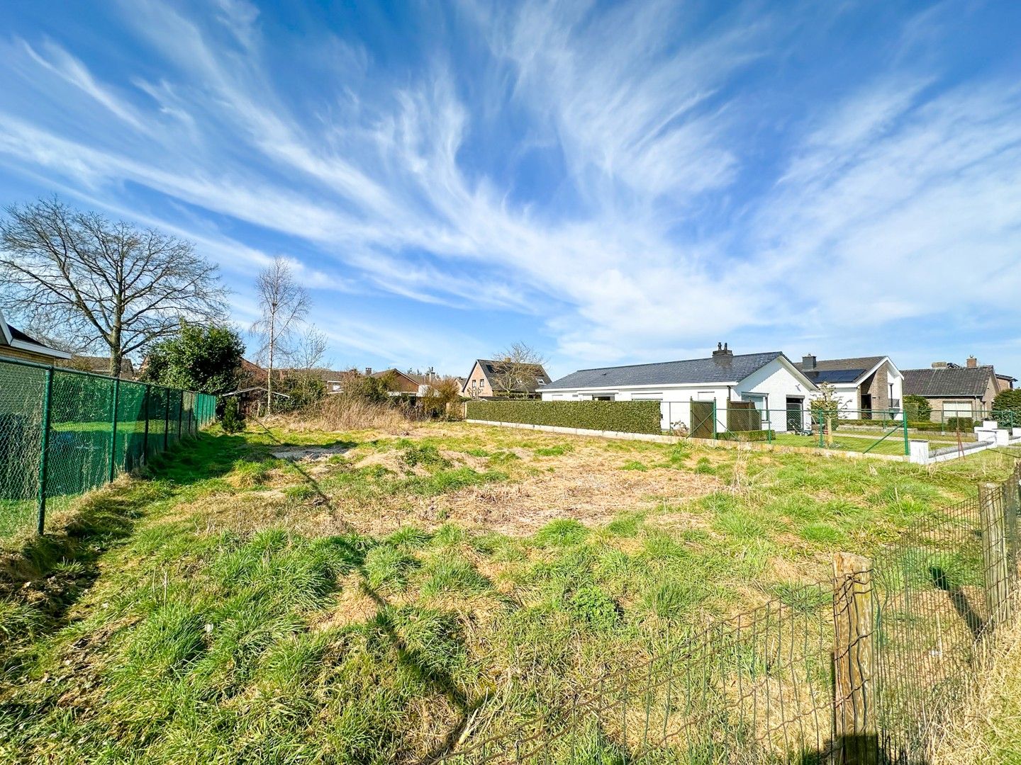 Unieke bouwgrond op toplocatie in Eeklo – 652 m² foto {{pictureIndex}}