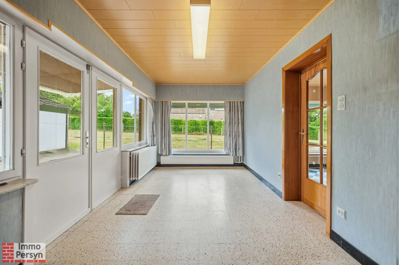 Karaktervolle renovatiewoning met achteruitweg te Messelbroek foto 8