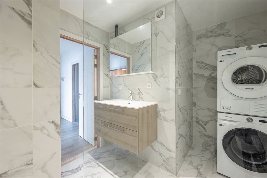 Instapklaar appartement met terras foto 9