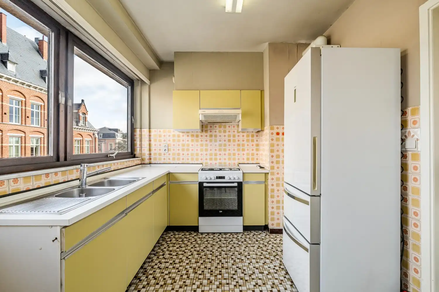 Ruim 2-kamer appartement nabij het centrum van Halle foto 4