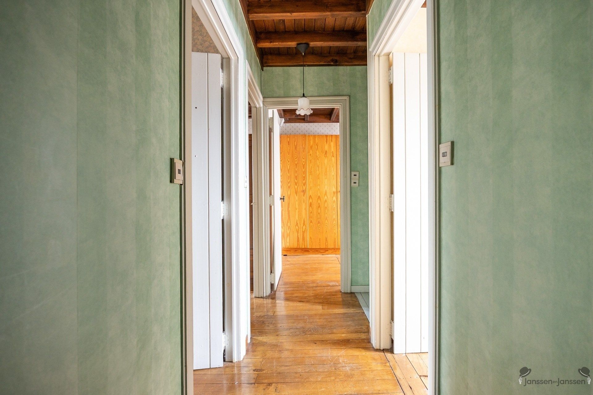 Authentieke woning met karakter in het hart van Sint-Lenaarts foto 22