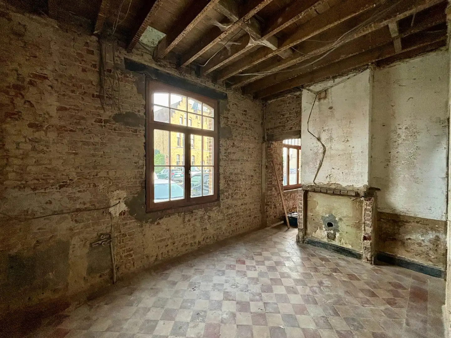 Uniek polyvalent eigendom te stadskern Ieper. foto 24