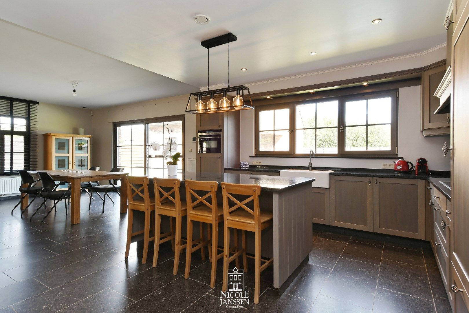 Prachtig landhuis met verfijnde afwerking op een top locatie foto 10