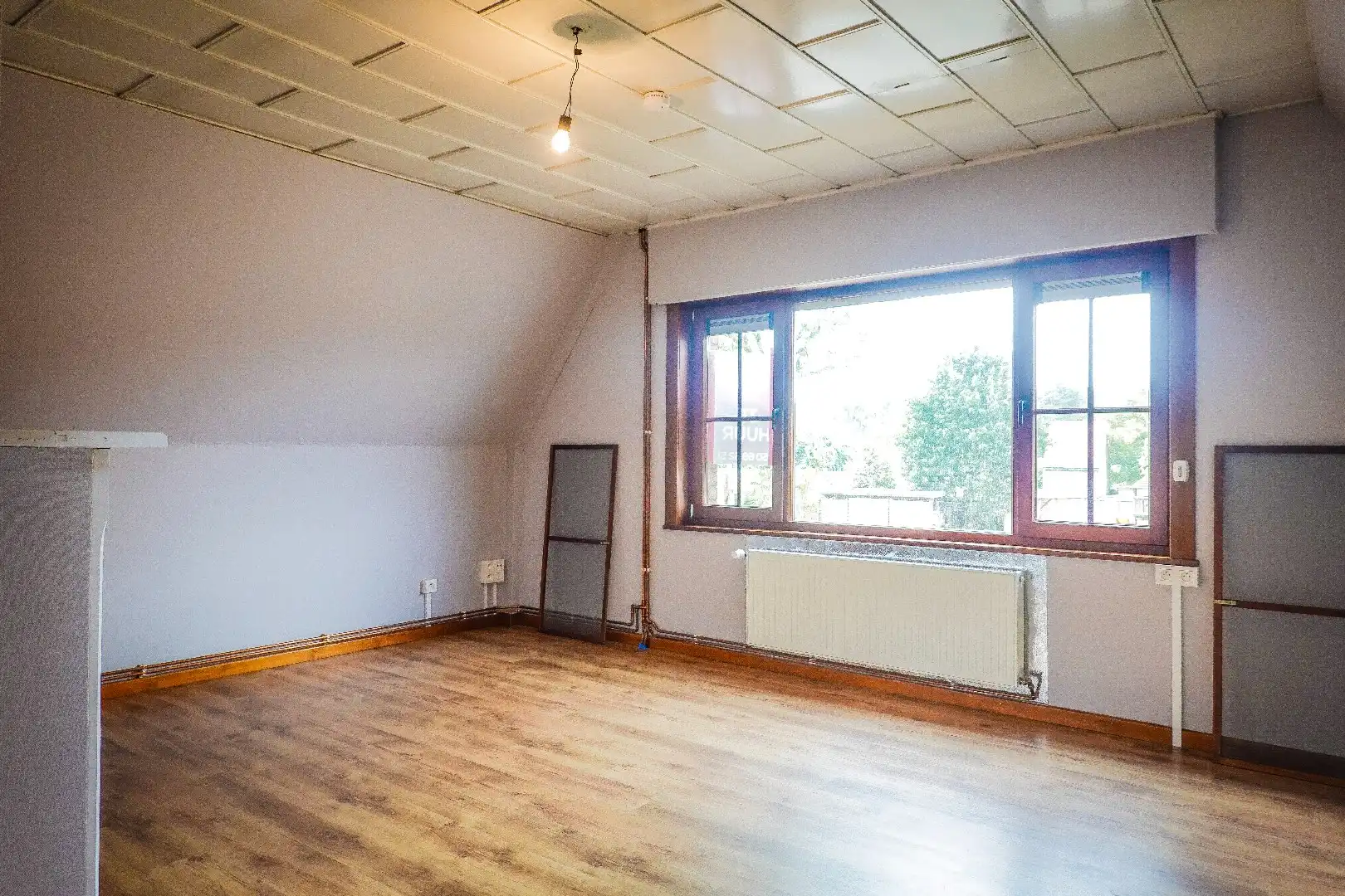 Charmante vrijstaande woning met 5 slaapkamers, ruime tuin en grote garage foto 16