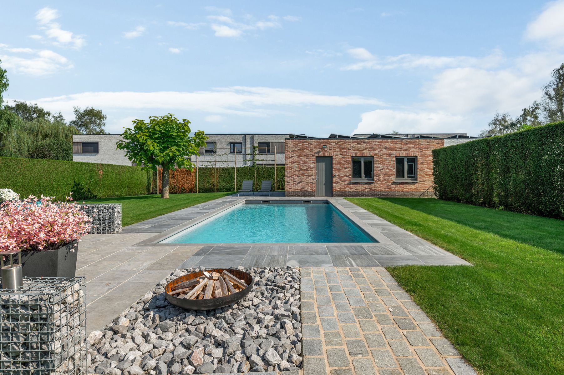 Vrijstaande, instapklare woning met verwarmd zwembad foto 13