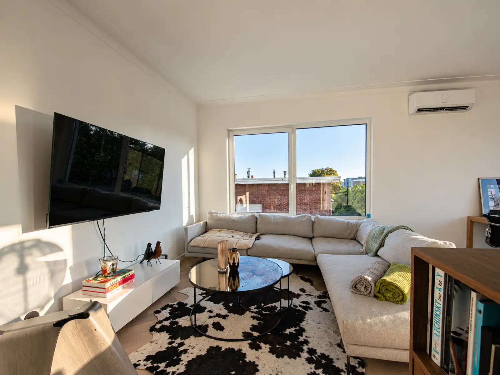 STIJLVOL GERENOVEERD APPARTEMENT MET GARAGE NABIJ FORT V foto 7