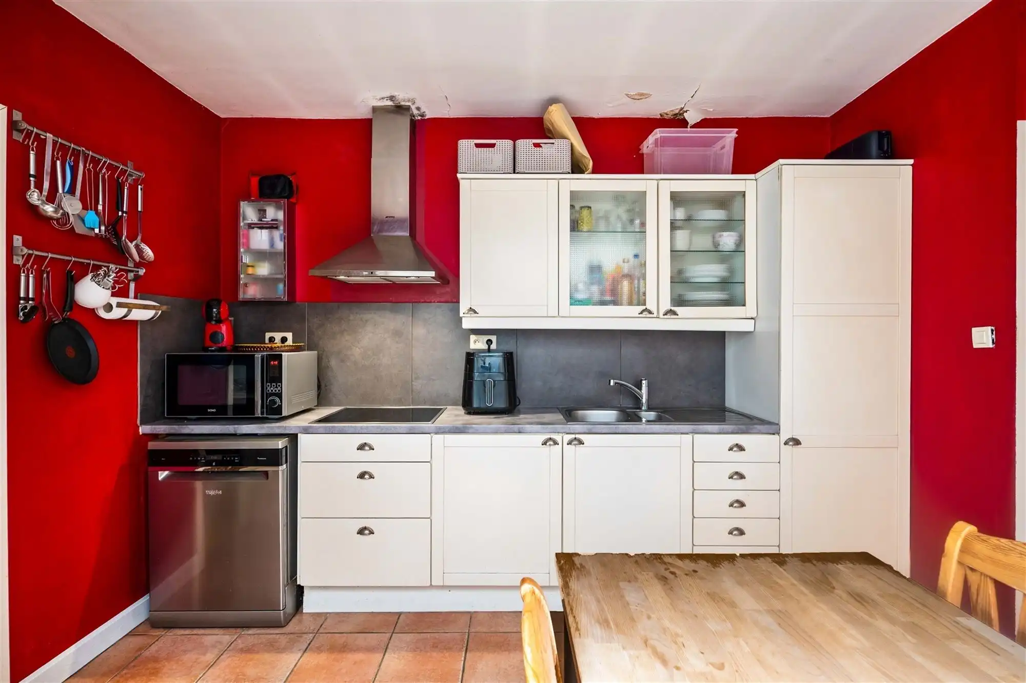 Deels gemoderniseerde woning te Duffel-West foto 6