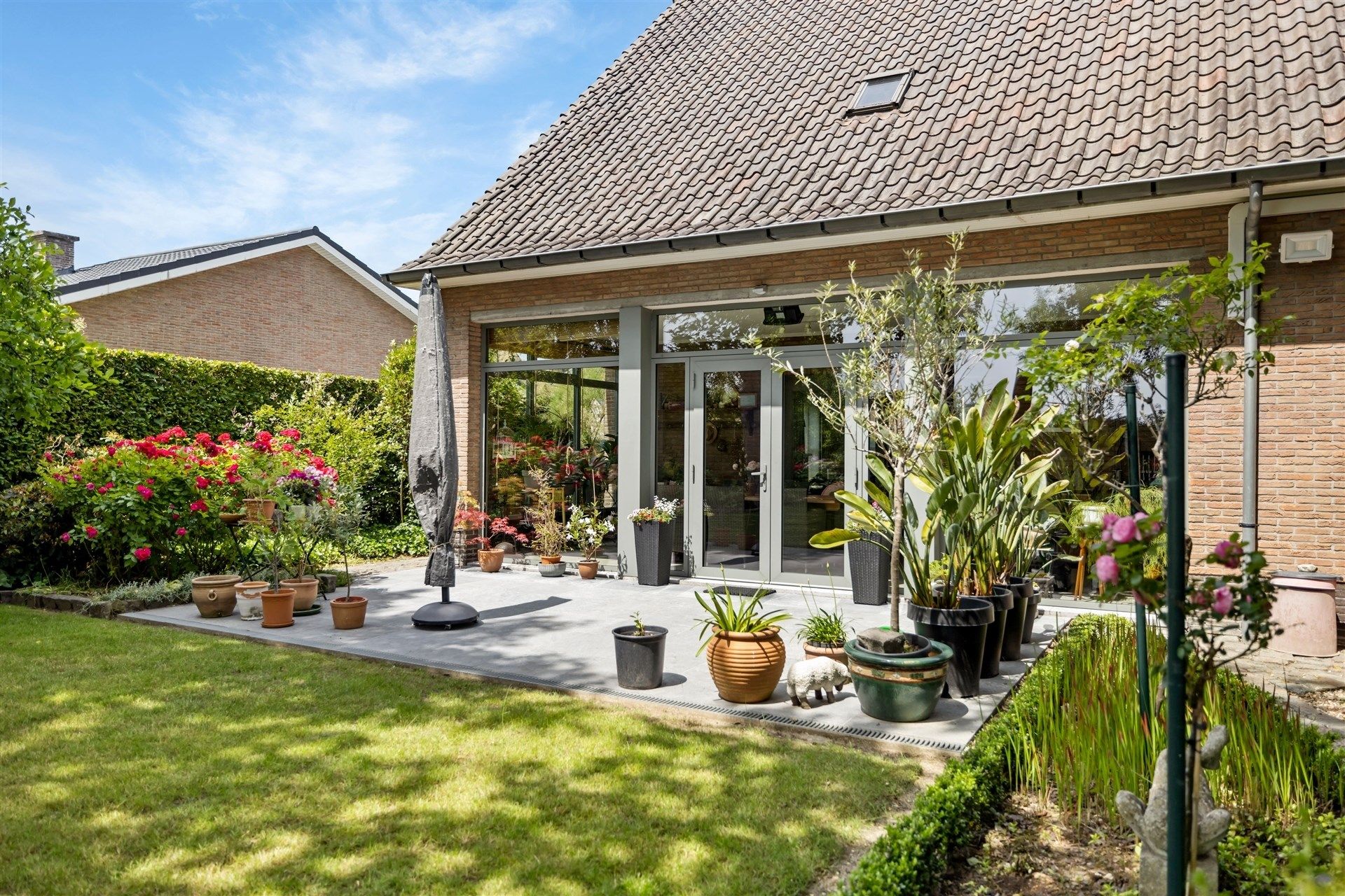 Ruim opgezette gezinswoning met 3 slaapkamers & mooi aangelegde tuin op een perceel van 1.016m² foto 27