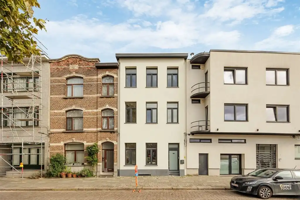 Kwalitatief gerenoveerd huis met 6 SLK foto 23