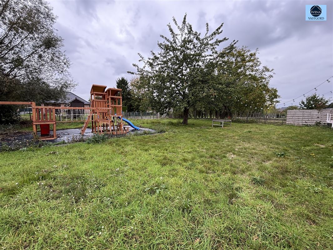 RUIME WONING MET LOODS foto 19