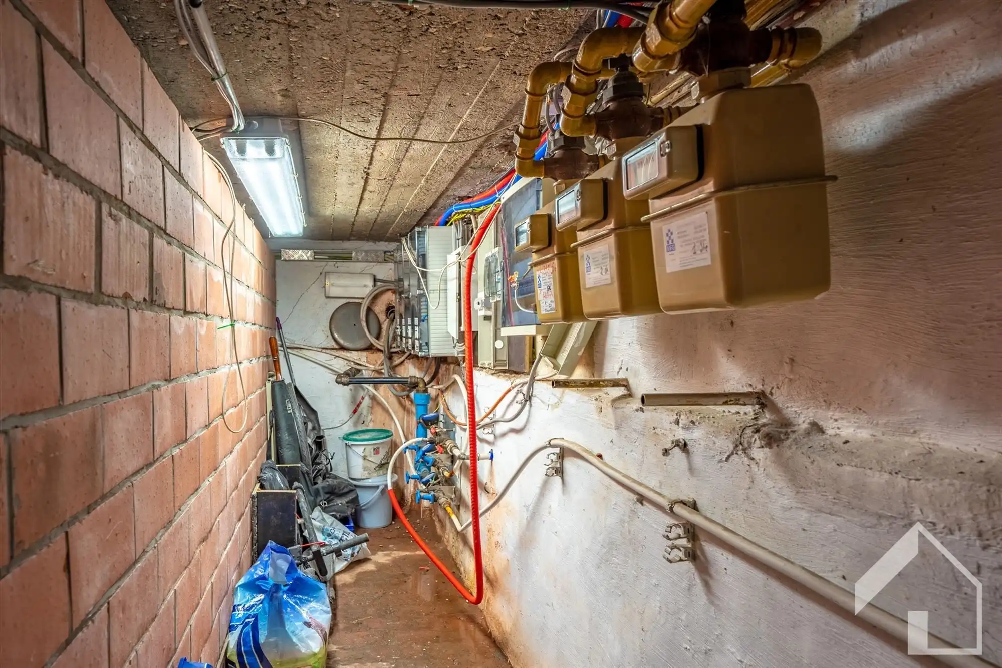 Gelijkvloers handelspand met 2 appartementen foto 32