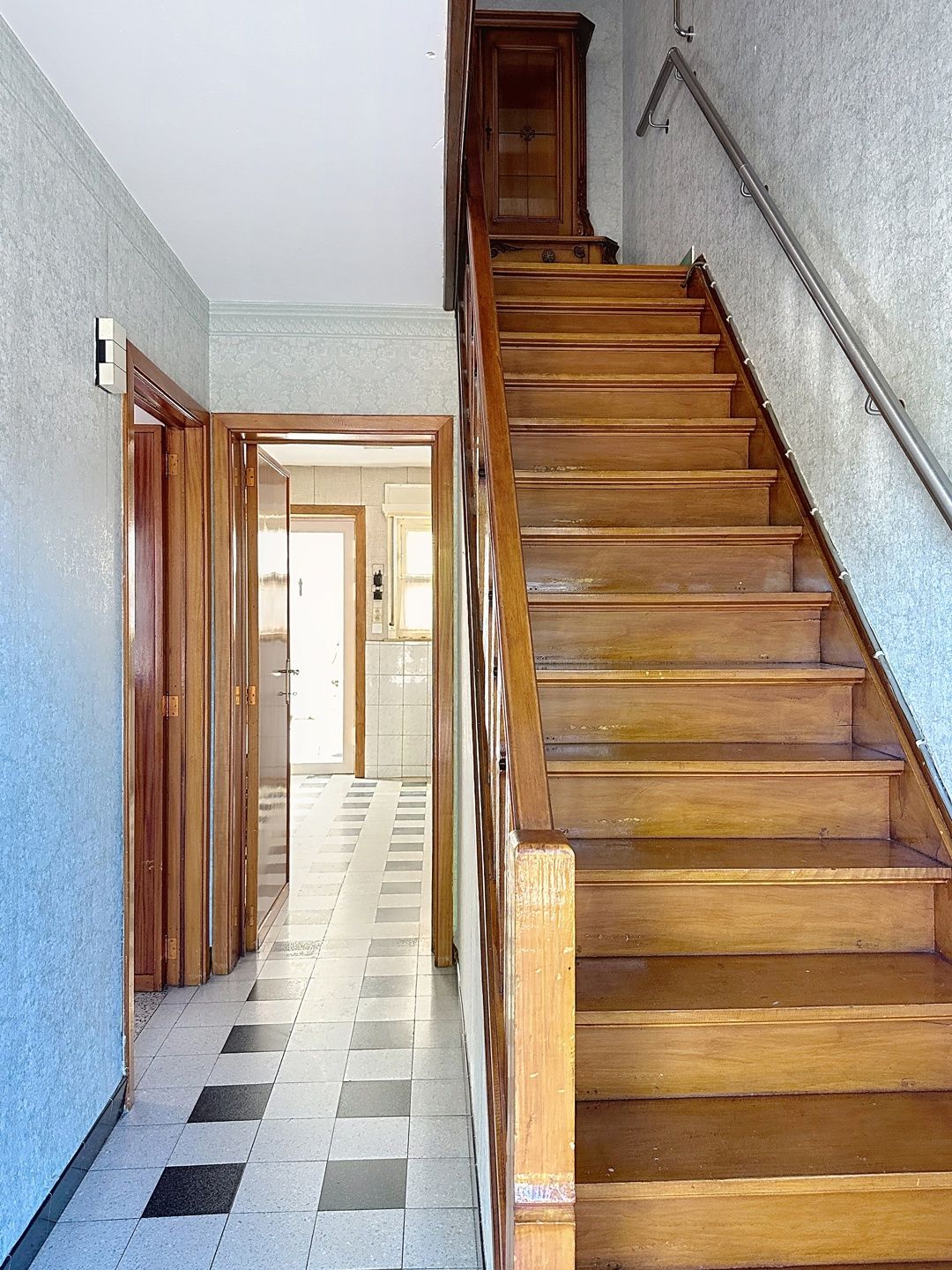 Te renoveren 3-gevel woning op interessante ligging foto 12